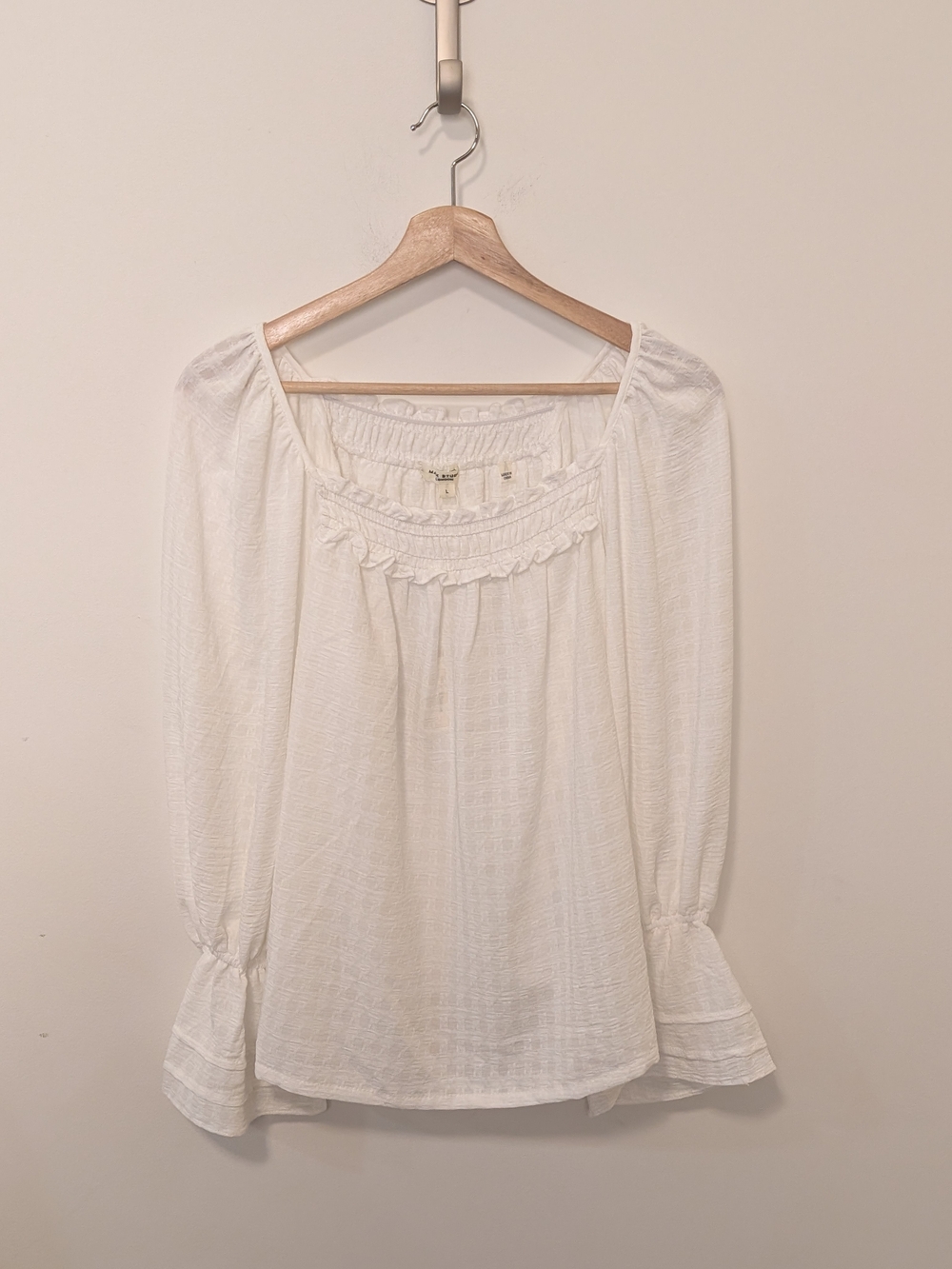 Maxstudio Women's White Boho Peasant Blouse With Ruffle Cuff Size Large
